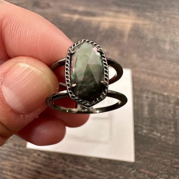 Kendra Scott Elyse Double Band Ring in Gunmetal with Black Mother of Pearl sz7-8 - Picture 3 of 16